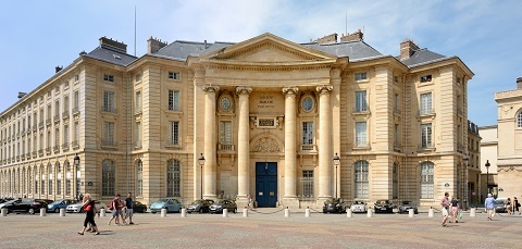 Pantheon-Assas University فرانسه